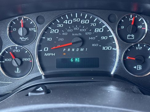Used 2024 Chevrolet Express 2500 w/ Driver Convenience Package RWD image 20