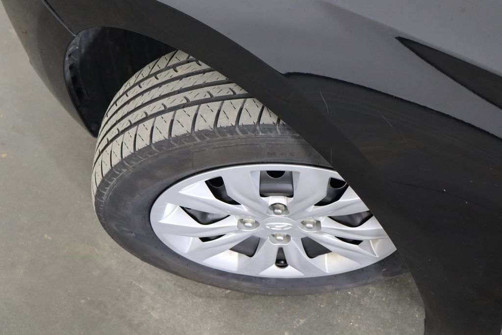 Used 2022 Hyundai Accent SE FWD image 35