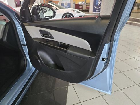 Used 2011 Chevrolet Cruze LS image 11