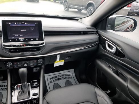 New 2026 Jeep Compass Limited image 15