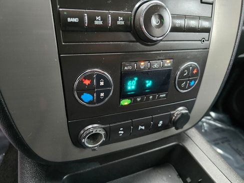 Used 2014 GMC Yukon SLE image 26