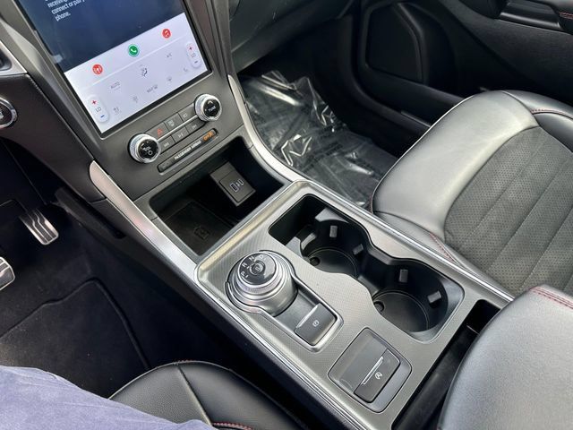 Certified 2024 Ford Edge ST-Line AWD/4WD image 17
