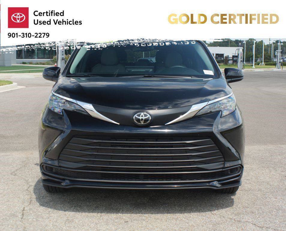 Used 2026 Toyota Sienna LE FWD image 24