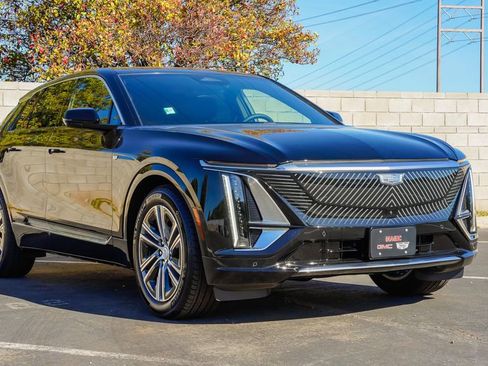 New 2026 Cadillac Lyriq Luxury w/ LPO, Floor Liner Package image 5