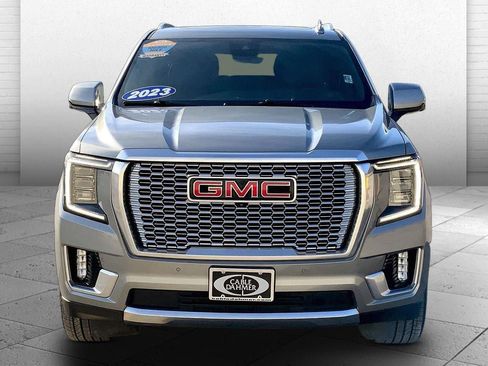 Used 2023 GMC Yukon XL Denali w/ Advanced Technology Package image 2
