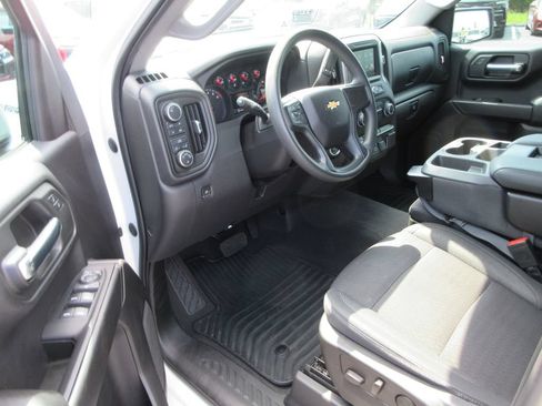 Used 2022 Chevrolet Silverado 1500 Custom AWD/4WD image 11
