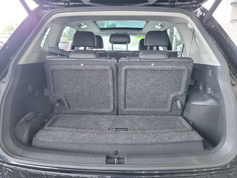 Used 2022 Volkswagen Tiguan SE FWD image 11