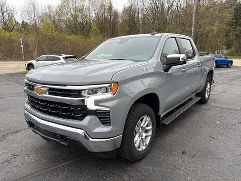 Used 2024 Chevrolet Silverado 1500 LT AWD/4WD image 3