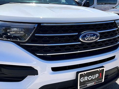 Used 2023 Ford Explorer XLT image 29