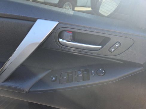 Used 2012 MAZDA MAZDA3 s Grand Touring image 19