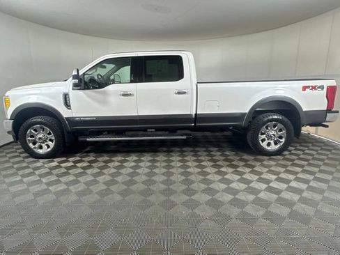 Used 2017 Ford F250 Lariat w/ Chrome Package AWD/4WD image 7