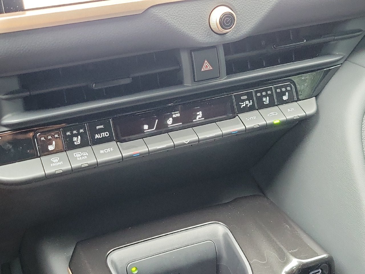 Used 2025 Toyota Crown Signia AWD/4WD image 28