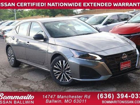 Certified 2025 Nissan Altima 2.5 SV FWD image 1