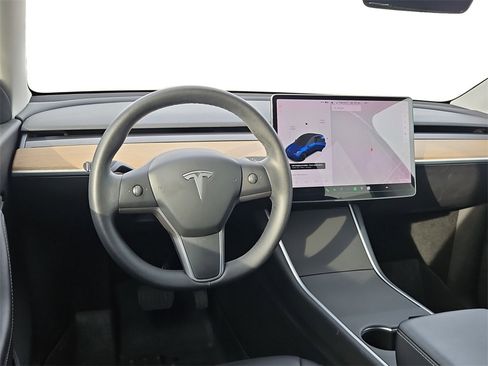 Used 2020 Tesla Model Y Long Range image 17