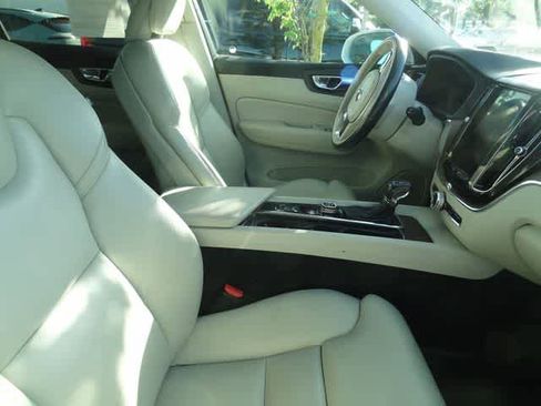 Used 2019 Volvo XC60 T5 Inscription AWD/4WD image 9