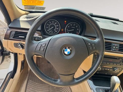 Used 2009 BMW 328i xDrive Sedan AWD/4WD image 12
