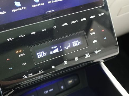 Used 2023 Hyundai Tucson Limited image 25