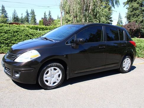 Used 2011 Nissan Versa 1.8 S w/ Plus Pkg FWD image 1