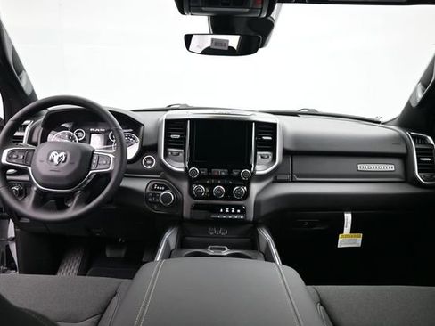 New 2026 RAM 1500 4x4 Crew Cab image 22