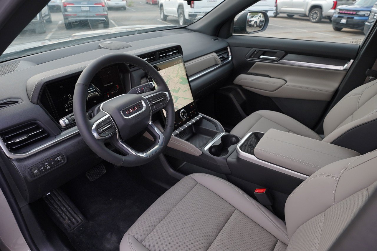 New 2027 GMC Terrain Elevation w/ Elevation Premium Package AWD/4WD image 17