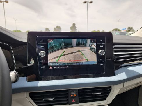New 2026 Volkswagen Jetta SE FWD image 18