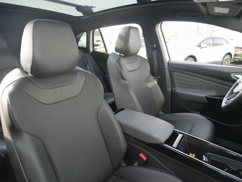 Used 2024 Volkswagen ID.4 S image 22