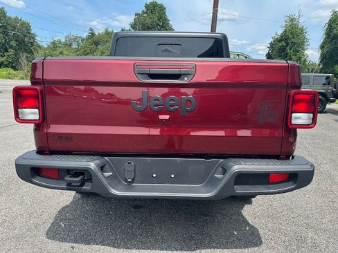 Used 2021 Jeep Gladiator Sport image 7