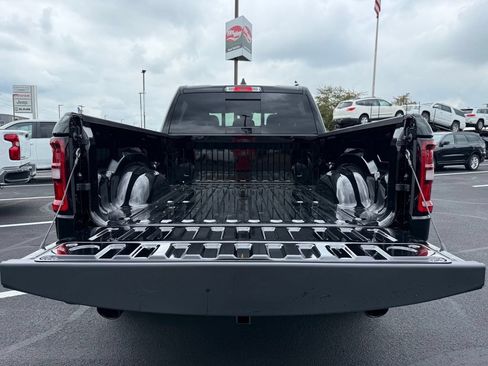 New 2026 RAM 1500 Express AWD/4WD image 18