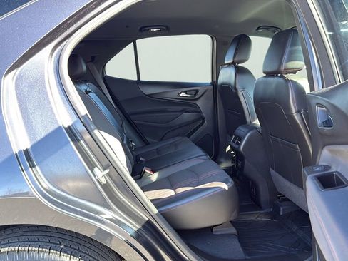 Used 2022 Chevrolet Equinox RS w/ Infotainment Package image 12