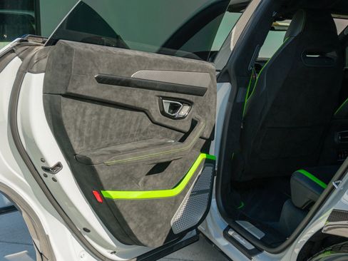 Used 2024 Lamborghini Urus Performante image 78