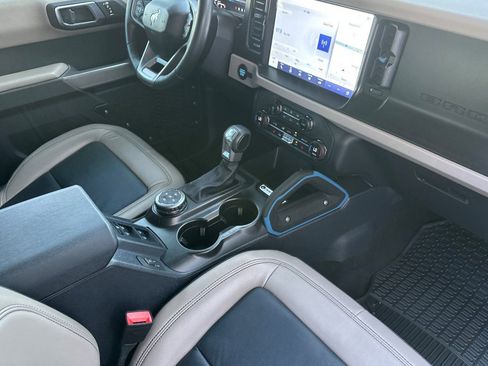 Used 2023 Ford Bronco Wildtrak image 16