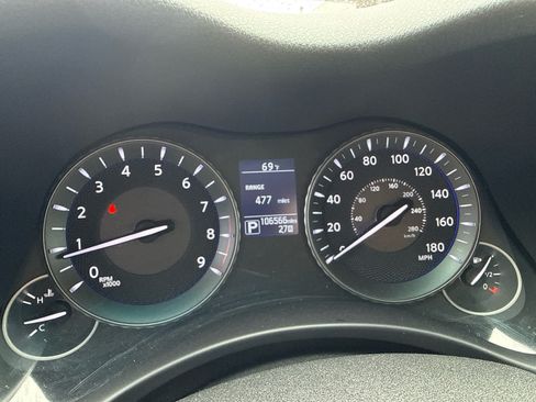 Used 2019 INFINITI Q70 Luxe AWD/4WD image 8