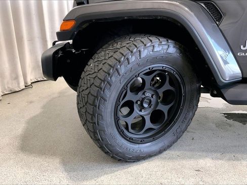 Used 2021 Jeep Gladiator Overland w/ Popular Equipment Package image 20