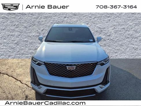 Certified 2025 Cadillac XT6 Luxury image 11