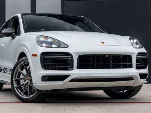 Certified 2020 Porsche Cayenne Turbo image 9