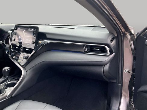 Used 2021 Toyota Camry XSE FWD image 14