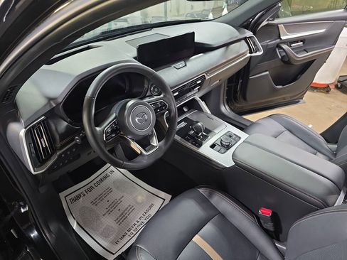 Used 2025 MAZDA CX-90 3.3 Turbo w/ Premium Plus Pkg image 18