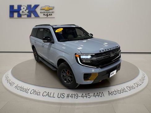 Used 2025 Ford Expedition Tremor AWD/4WD image 2