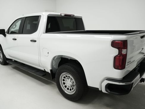 Used 2023 Chevrolet Silverado 1500 W/T w/ WT Safety Package AWD/4WD image 5