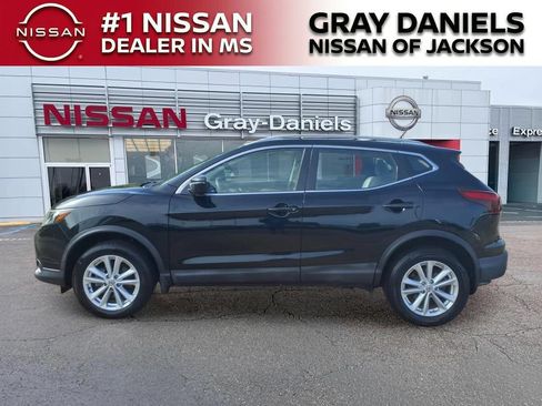 Used 2017 Nissan Rogue Sport SV FWD image 4