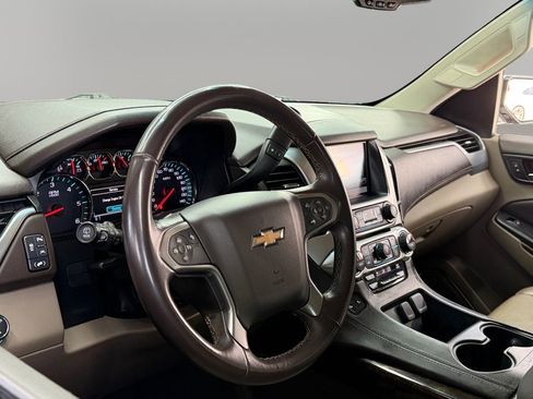 Used 2018 Chevrolet Suburban LT image 15