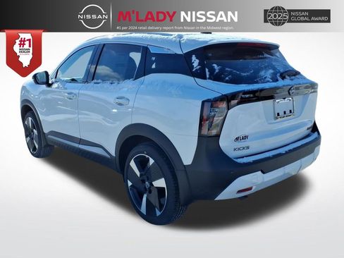 New 2026 Nissan Kicks SR image 5