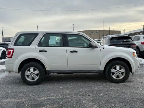 Used 2011 Ford Escape XLS w/ 101A Rapid Spec Order Code image 5