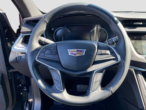 Used 2025 Cadillac XT5 Luxury w/ LPO, Floor Liner Package AWD/4WD image 11