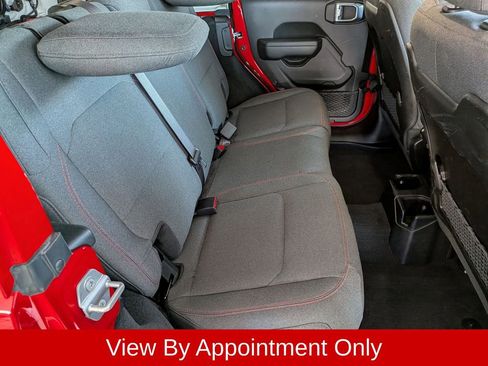 Used 2025 Jeep Wrangler Unlimited Rubicon w/ Convenience Group AWD/4WD image 29