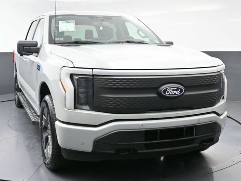 Used 2024 Ford F150 Lightning Flash w/ Max Trailer Tow Package image 4