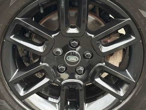 Used 2023 Land Rover Defender 110 S image 12