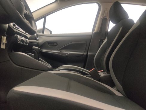 Used 2025 Nissan Versa S FWD image 17