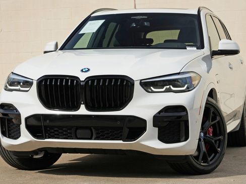 Used 2022 BMW X5 xDrive45e w/ M Sport Package AWD/4WD image 3