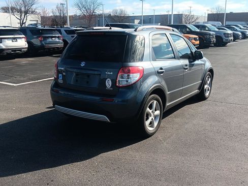Used 2009 Suzuki SX4 AWD Hatchback w/ Touring Pkg image 4